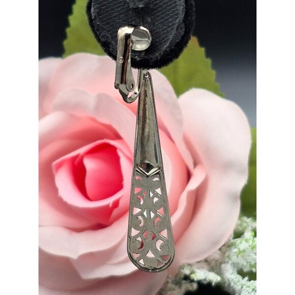 Silver Tone Dangle Drop Clip On Earrings 2" Filigree Teardrop MINT Condition - Picture 7 of 8